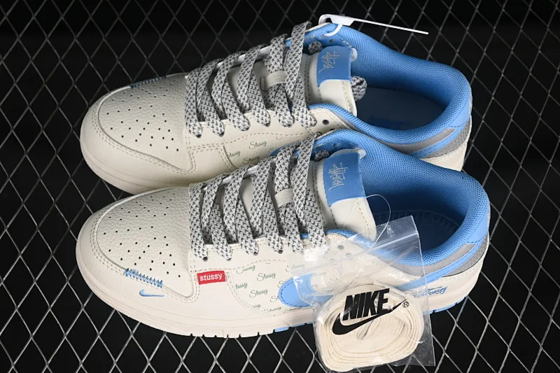 All categories Nk SB Dunk Series Nk SB Dunk Low High-end customized low-top sneakers Nike SB Dunk Low Stusi co-branded three-dimensional sky blue hook Anniversary high-end customized low-top casual sneakers XS6089-539